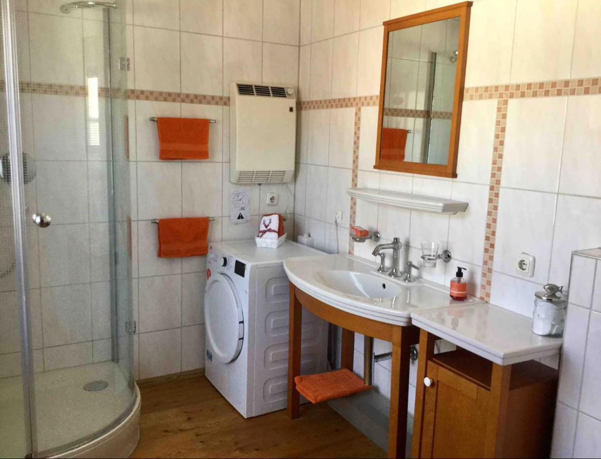 Cosy Apartment Bad Ischl In Quiet Residential Area - Newly Renovated Bagian luar foto