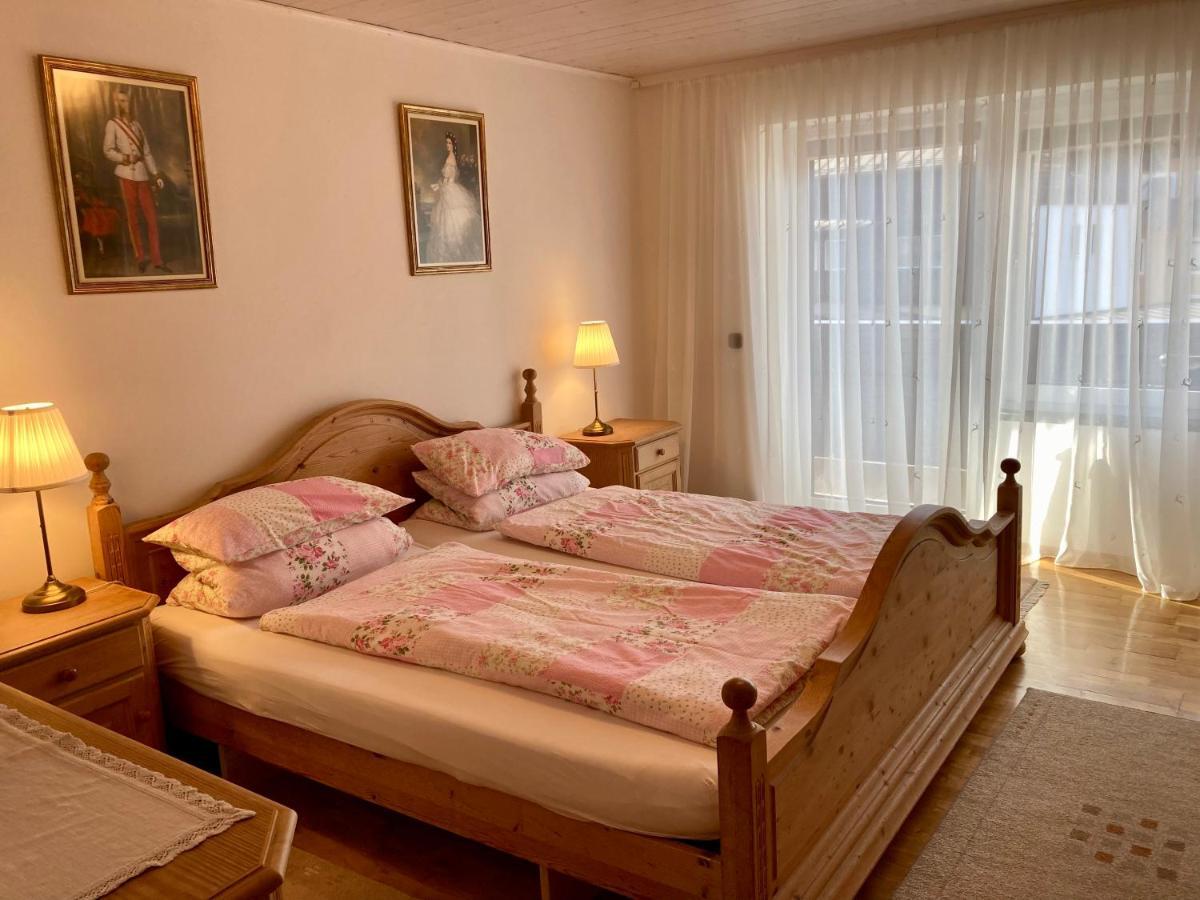 Cosy Apartment Bad Ischl In Quiet Residential Area - Newly Renovated Bagian luar foto